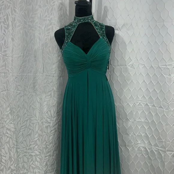 green emerald velvet dress Sherri Hill 56315 Dress main image 0